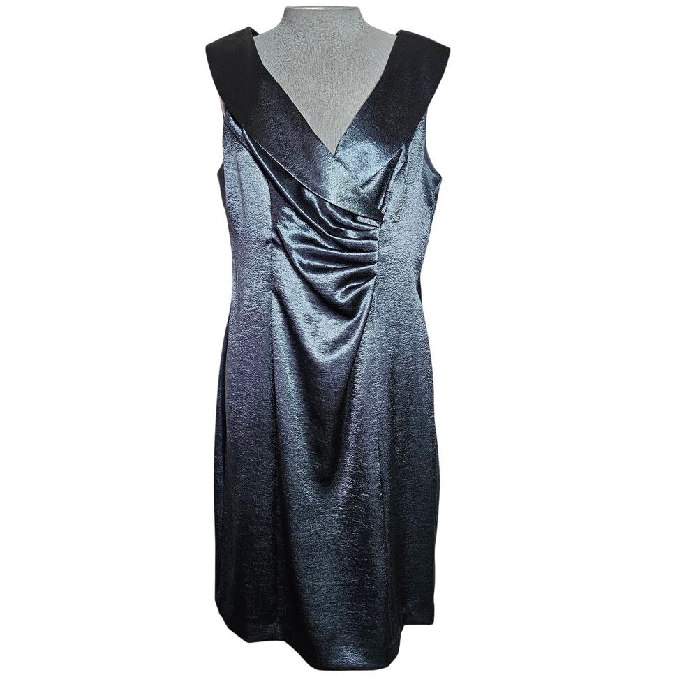 Sliver V Neck Knee Length Sleeveless Dress Size 14